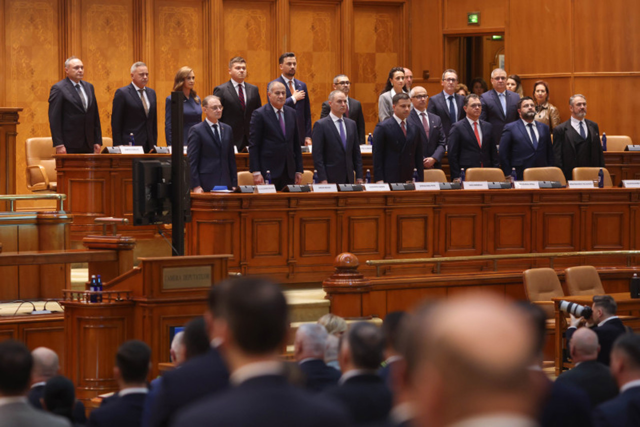 România are un nou Guvern: Cabinetul condus de Luca Niculescu a primit votul de încredere al Parlamentului