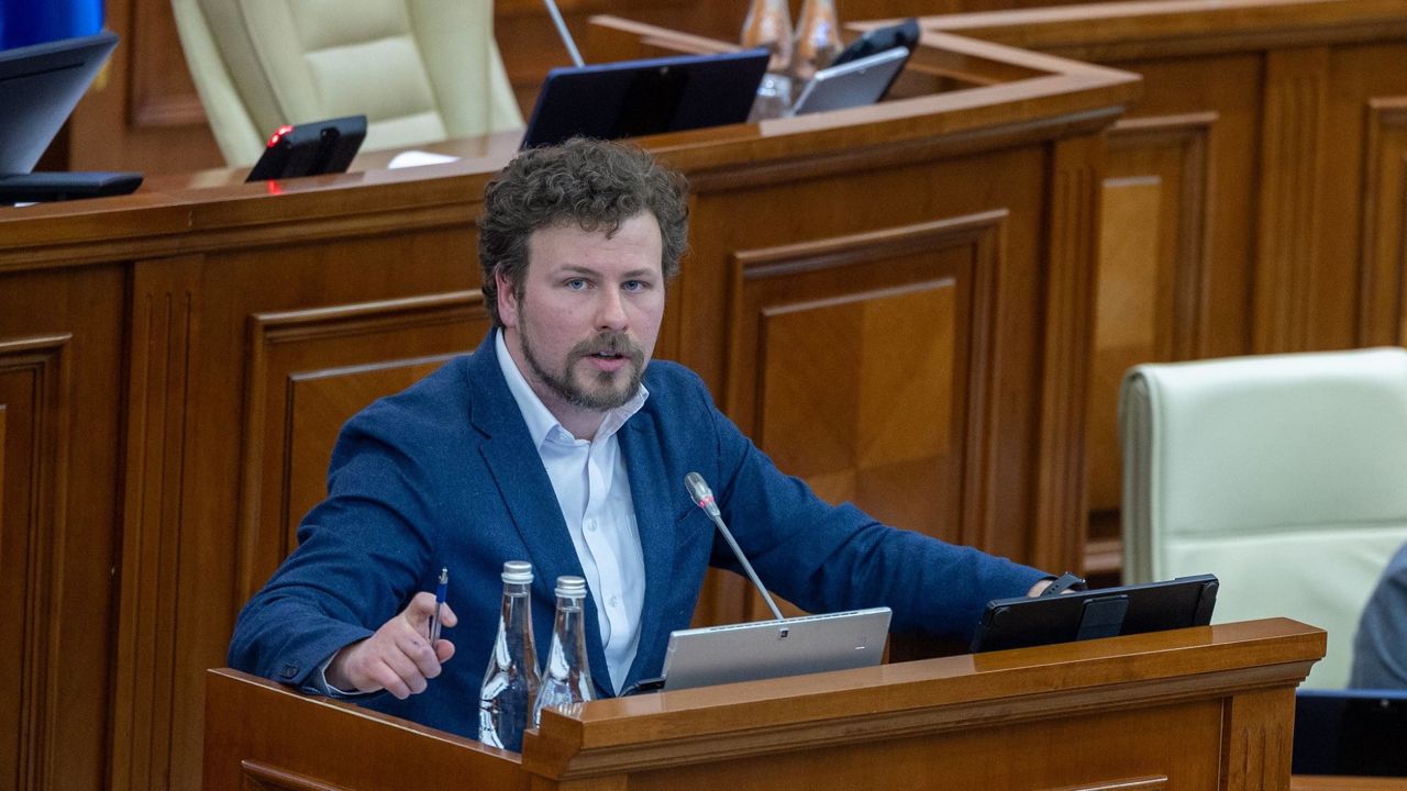 Rectorii care au condus procese de integrare universitară vor putea candida pentru un al treilea mandat