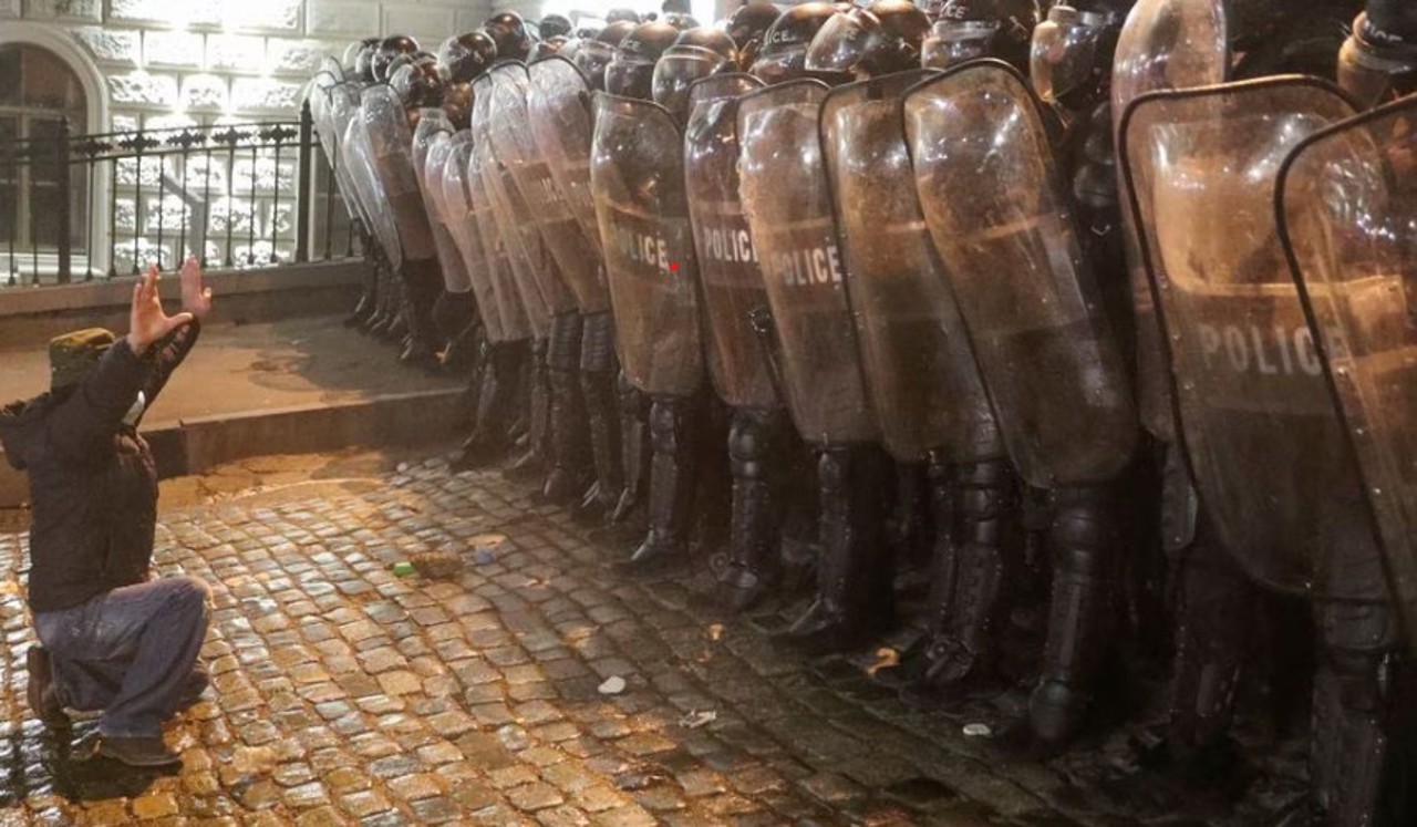 Proteste masive în Georgia după adoptarea, în primă lectură, a legii privind „agenții străini”