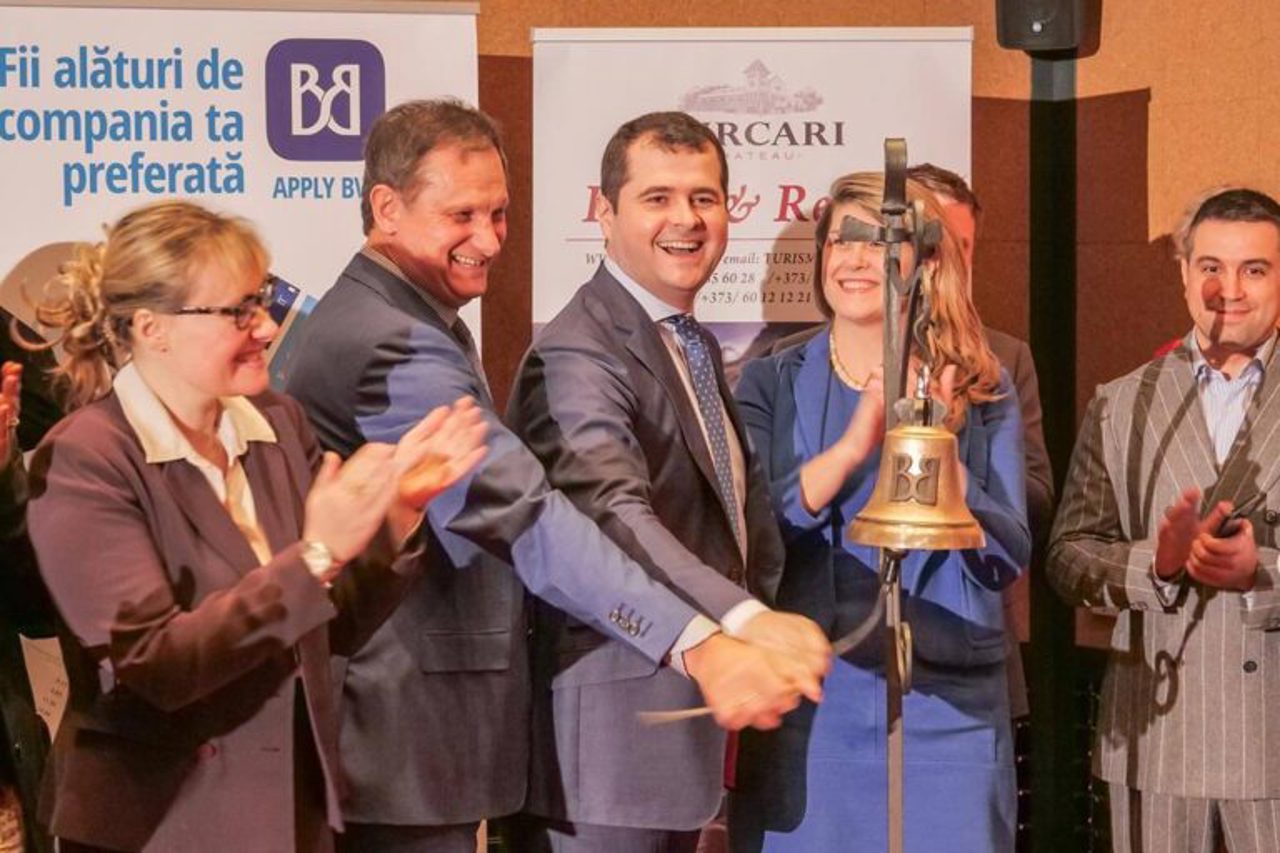 Vasile Tofan alături de Victor Bostan, la momentul listării în 2018 a Purcari Wineries la Bursa de Valori de la Bucuresti. // Foto: bvb.ro