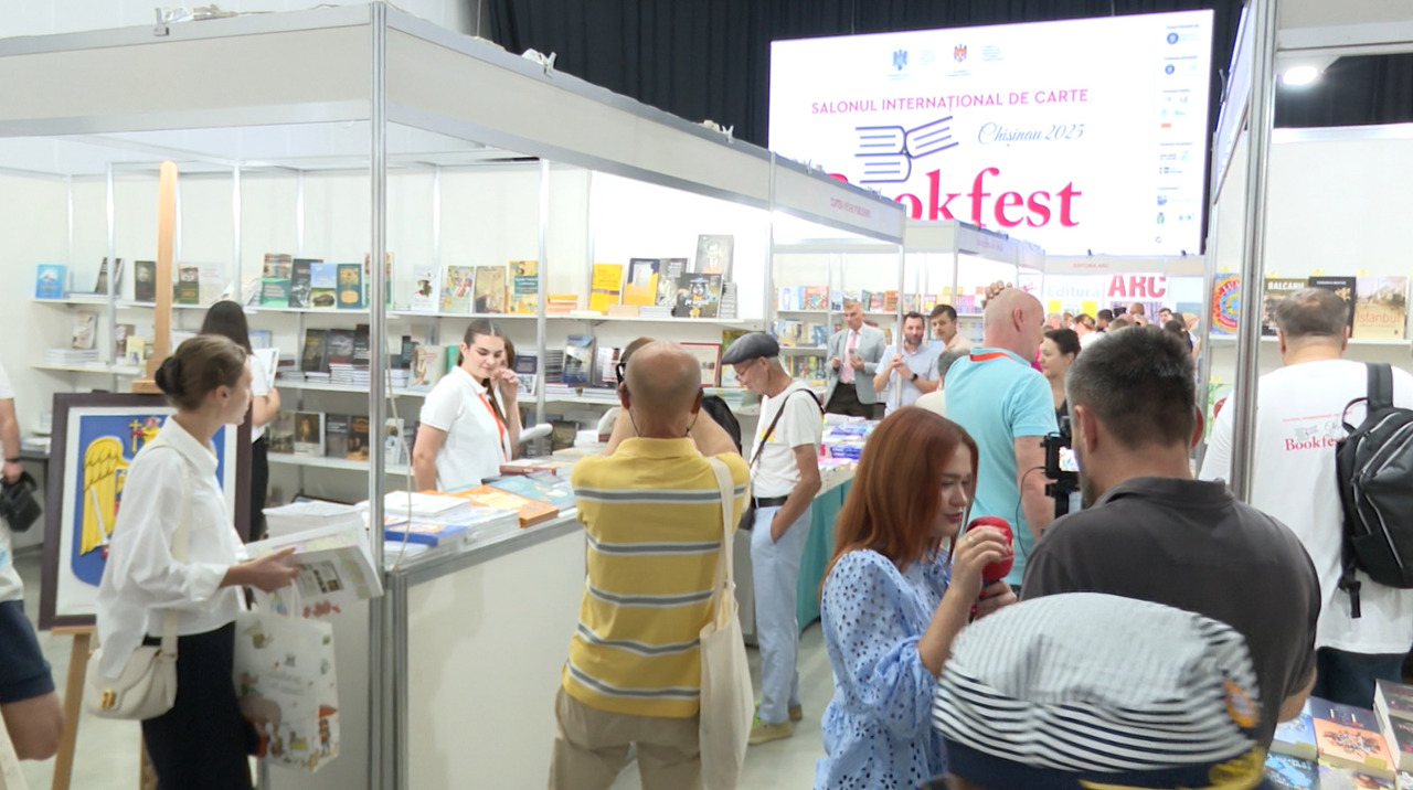 Cultura de pe ambele maluri ale Prutului se reunește la Bookfest Chișinău