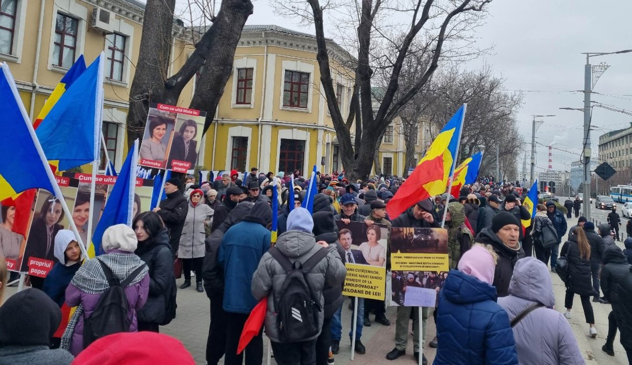 ОБНОВЛЕНИЕ Протест в центре столицы: 24 участника, в том числе 15 несовершеннолетних без сопровождения, доставлены в инспекцию для опознания