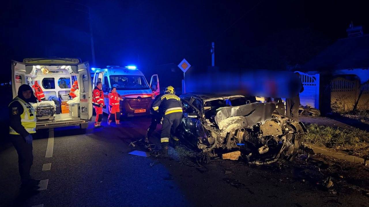 Accident grav lângă Onești: Un bărbat a murit pe loc, după ce mașina a ieșit de pe carosabil