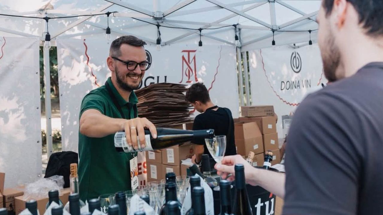 Mii de sticle de vin „made in Moldova”, cumpărate la festivalul de la București: „Au fost procurate vinurile premium, inclusiv divinurile”
