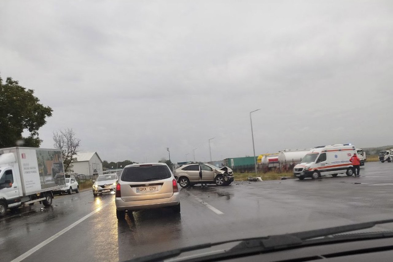 В пригороде Кишинева произошла цепная авария с участием трех авто