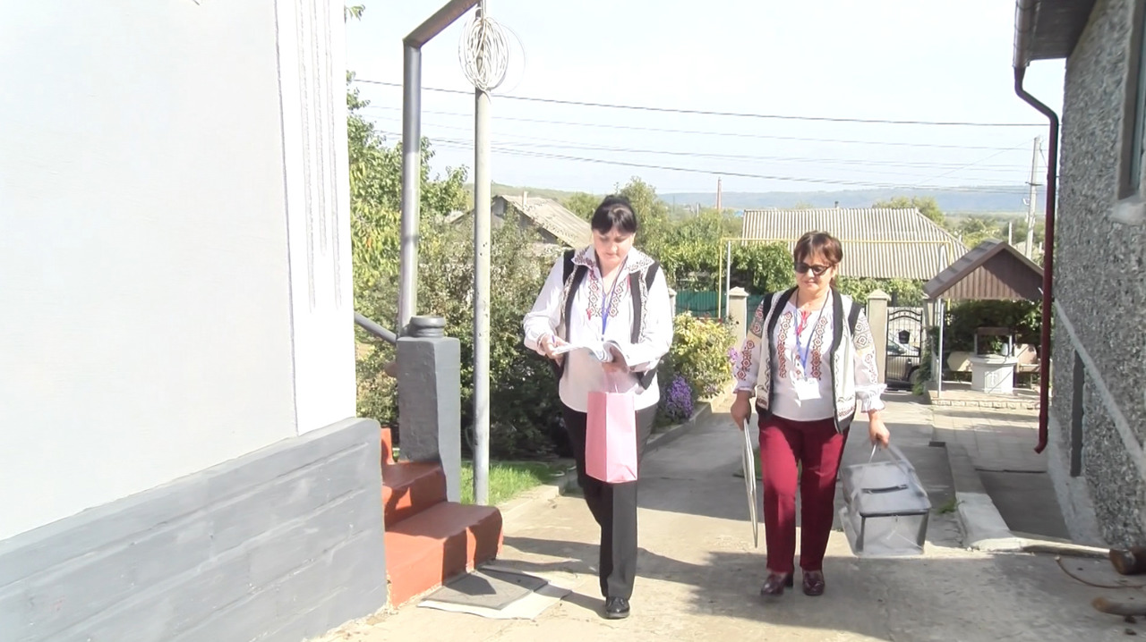 Electoral staff in Soroca take ballot boxes to voters at homes and hospitals