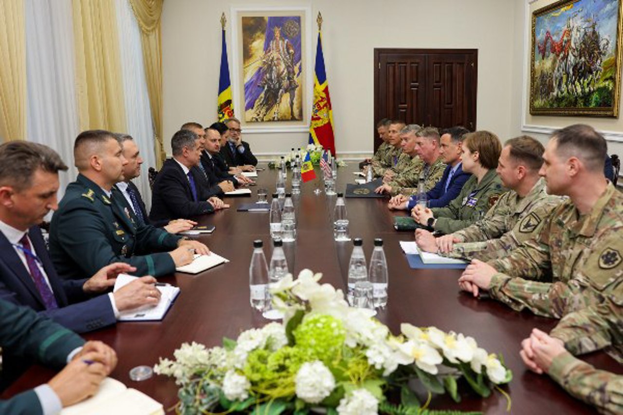 National Army, North Carolina Guard cooperate to promote democracy and peace