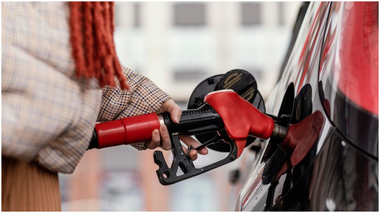 O nouă ieftinire a carburanților. Ce prețuri vor fi afișate joi la stațiile de alimentare