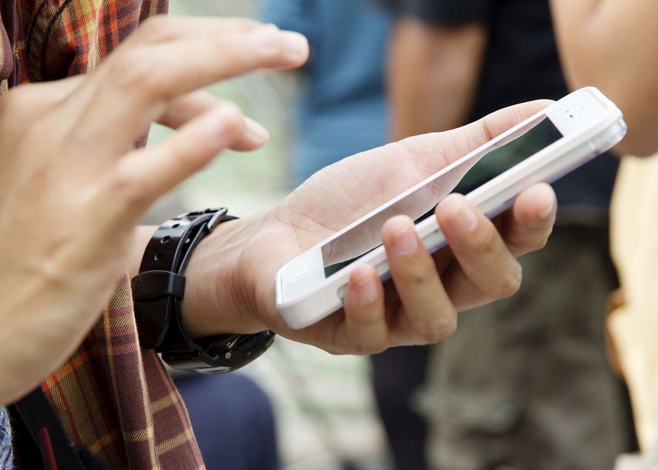 O nouă schemă pusă la cale de escroci: CNAM atenționează persoanele să nu ofere date cu caracter personal la telefon