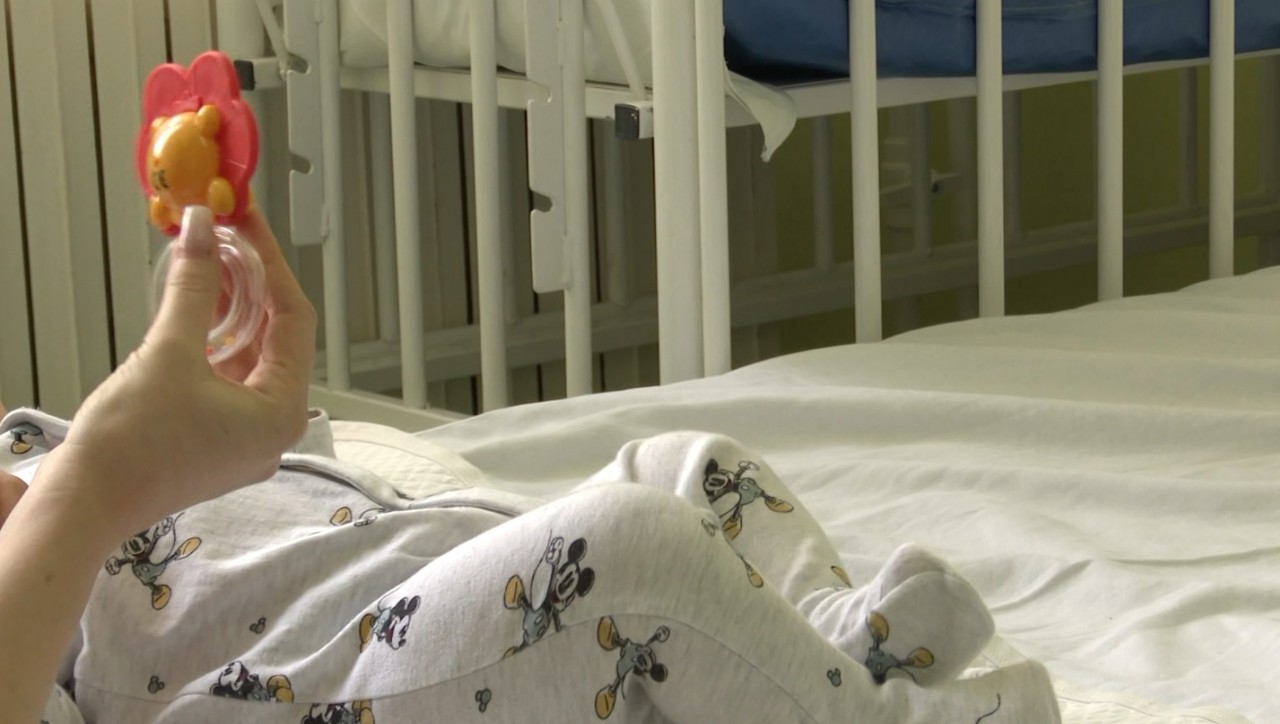 Spitalele din capitală, pline cu copii afectați de viroze și infecții respiratorii: Medic: „Internăm doar copiii în stare gravă”