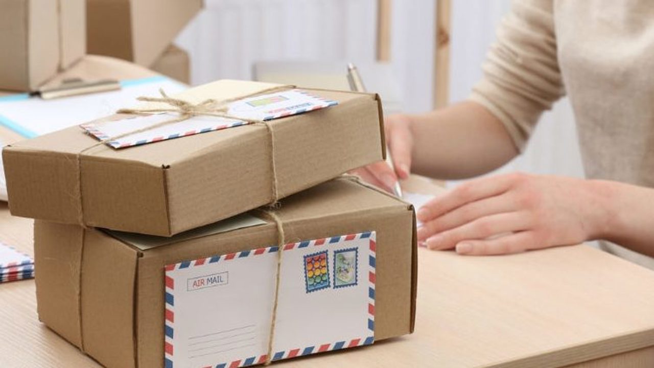 După o lună de pauză, Poșta Moldovei reia trimiterile către Israel