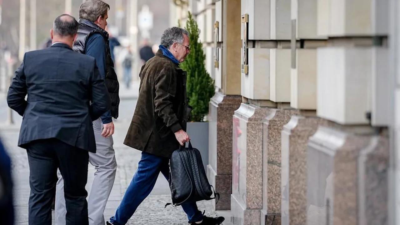 Переговоры по Украине: в Берлин прилетели Уиткофф и Кушнер