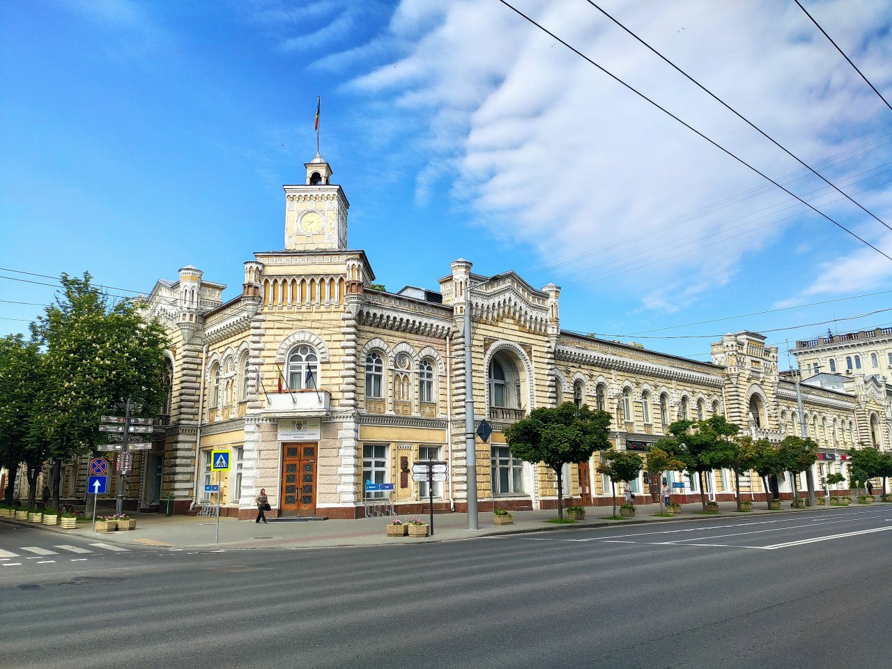 Ion Ceban announces the launch of a pilot programme for young people. The money to finance the projects will be allocated from the municipal budget