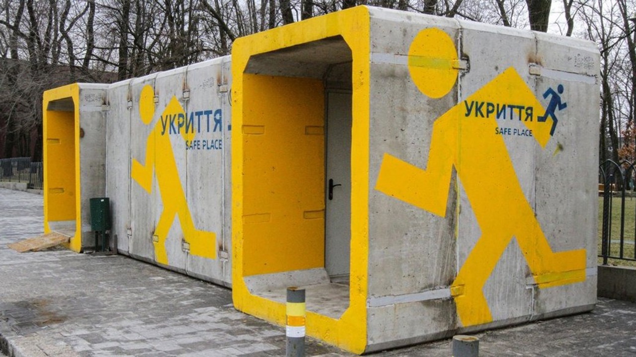 Siguranță pentru elevii din zonele de război: 840 de adăposturi mobile vor fi instalate în Ucraina