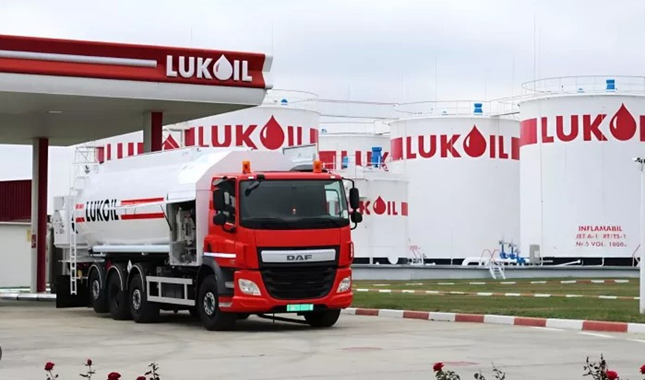 Strategic delay: White House intertwines Lukoil asset liquidation with diplomatic roadmap