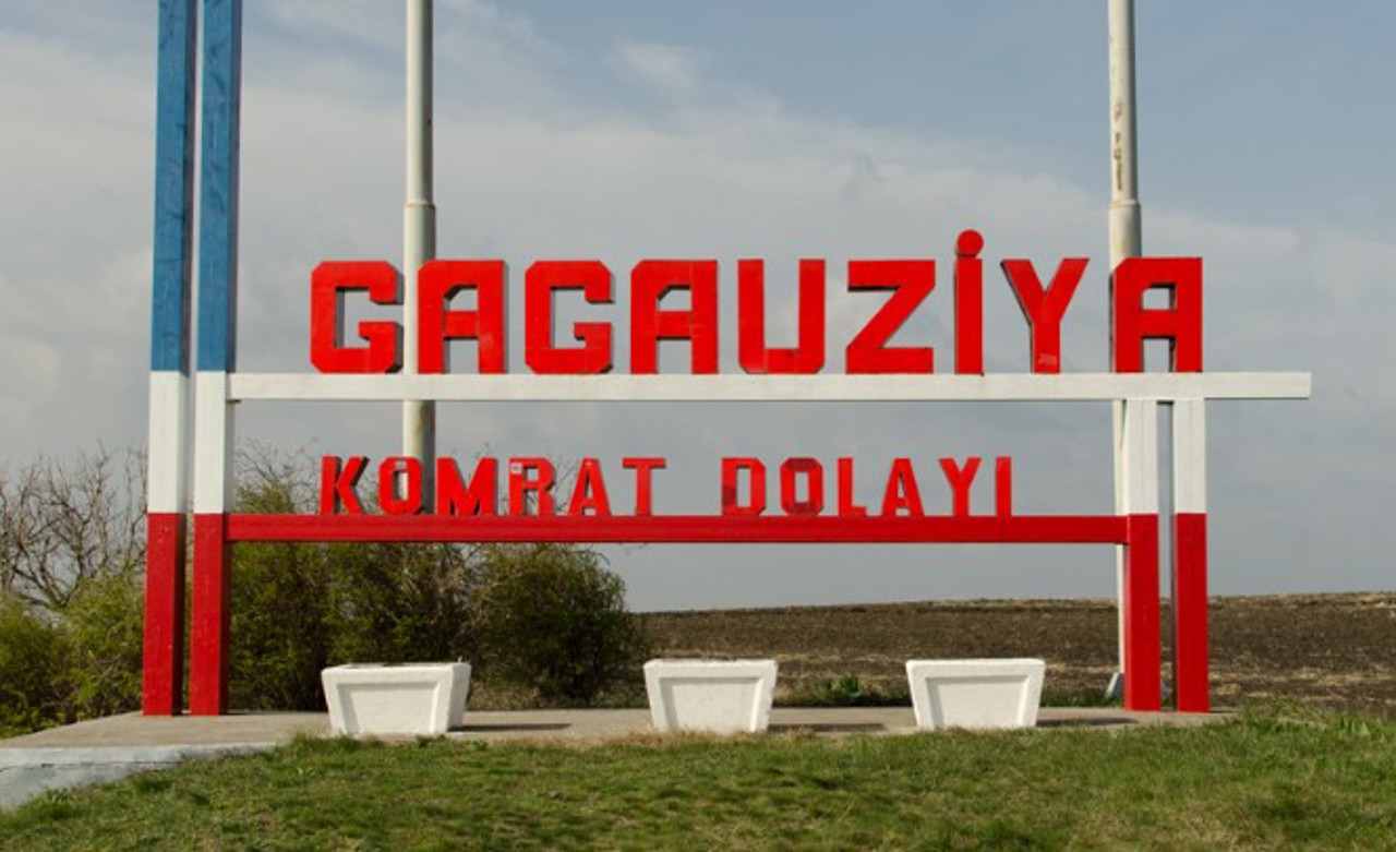 Six independent and two party-backed candidates compete for Governor of Gagauzia