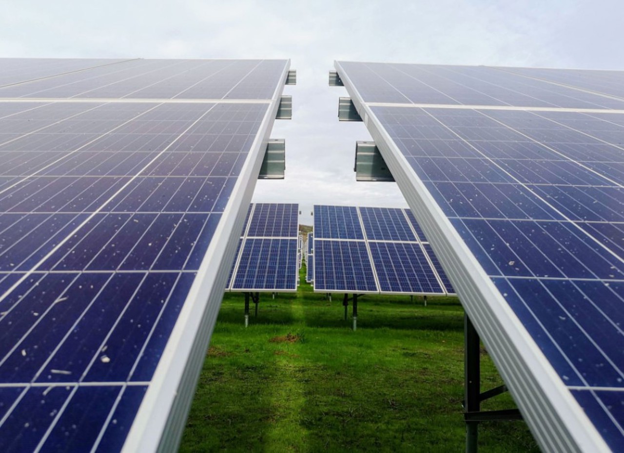 Peste 50% din consumul total de energie electrică a fost acoperit din producția locală, în primul semestru din 2026