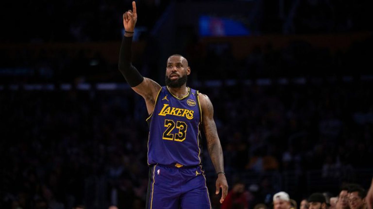LeBron James nu va fi titular în All-Star Game 