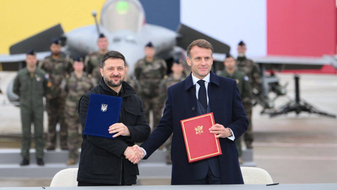 Volodimir Zelenski și Emmanuel Macron, acord istoric pentru achiziționarea de avioane Rafale și sisteme de apărare aeriană 