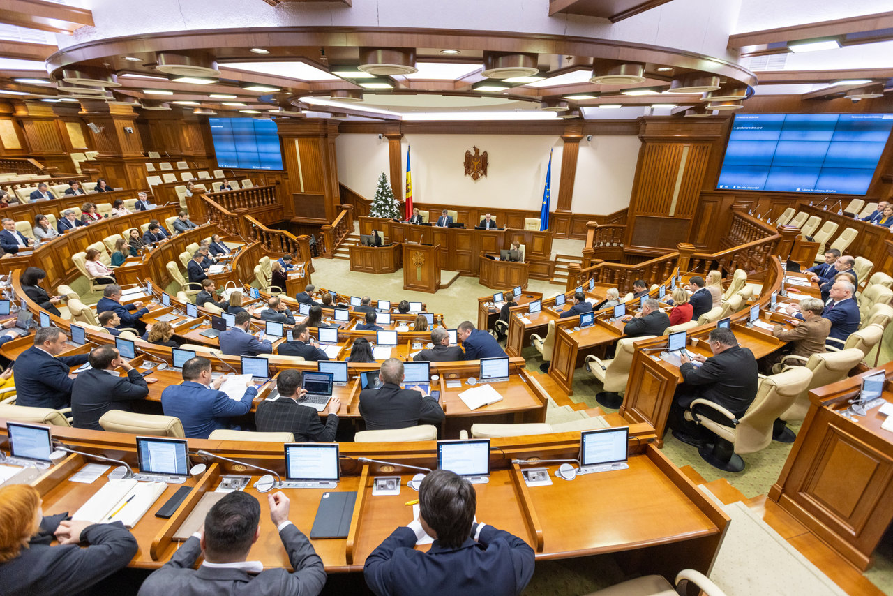  Parlamentul prelungește până în 2028 mandatul ministrului Justiției ca membru de drept al CSP