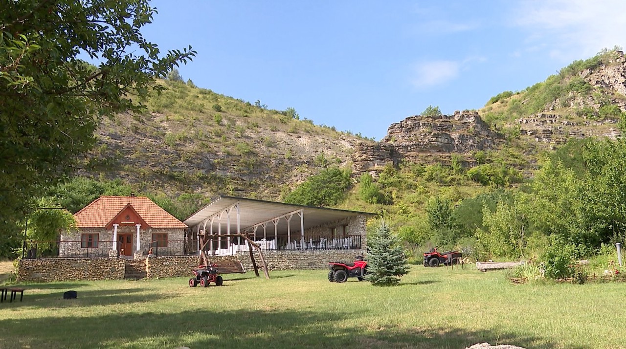 O pensiune de familie atrage turiștii la Orheiul Vechi