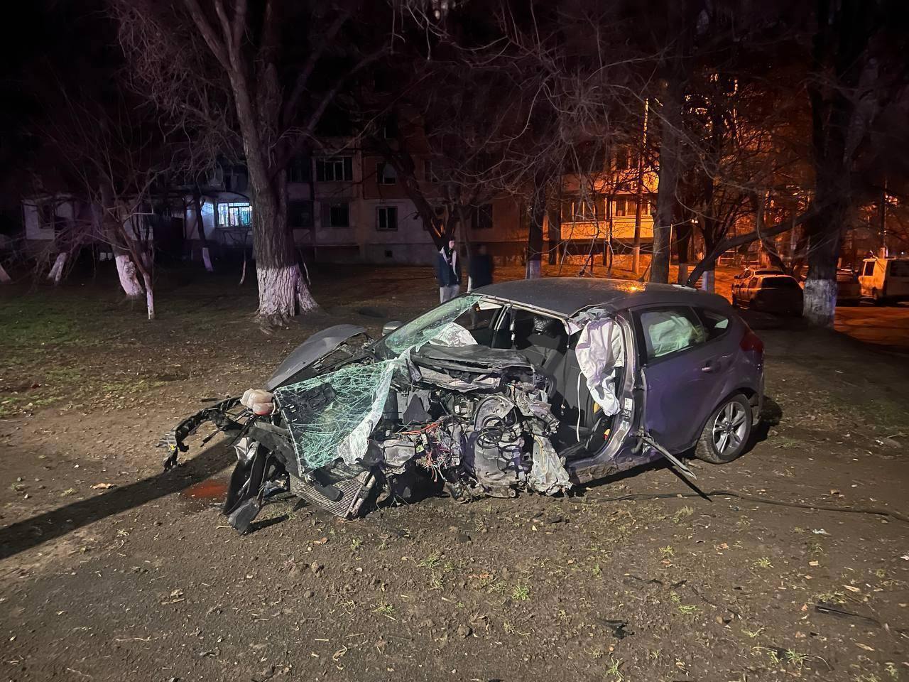 Accident fatal în capitală. Un băiat în vârstă de 24 de ani a decedat după ce a pierdut controlul volanului