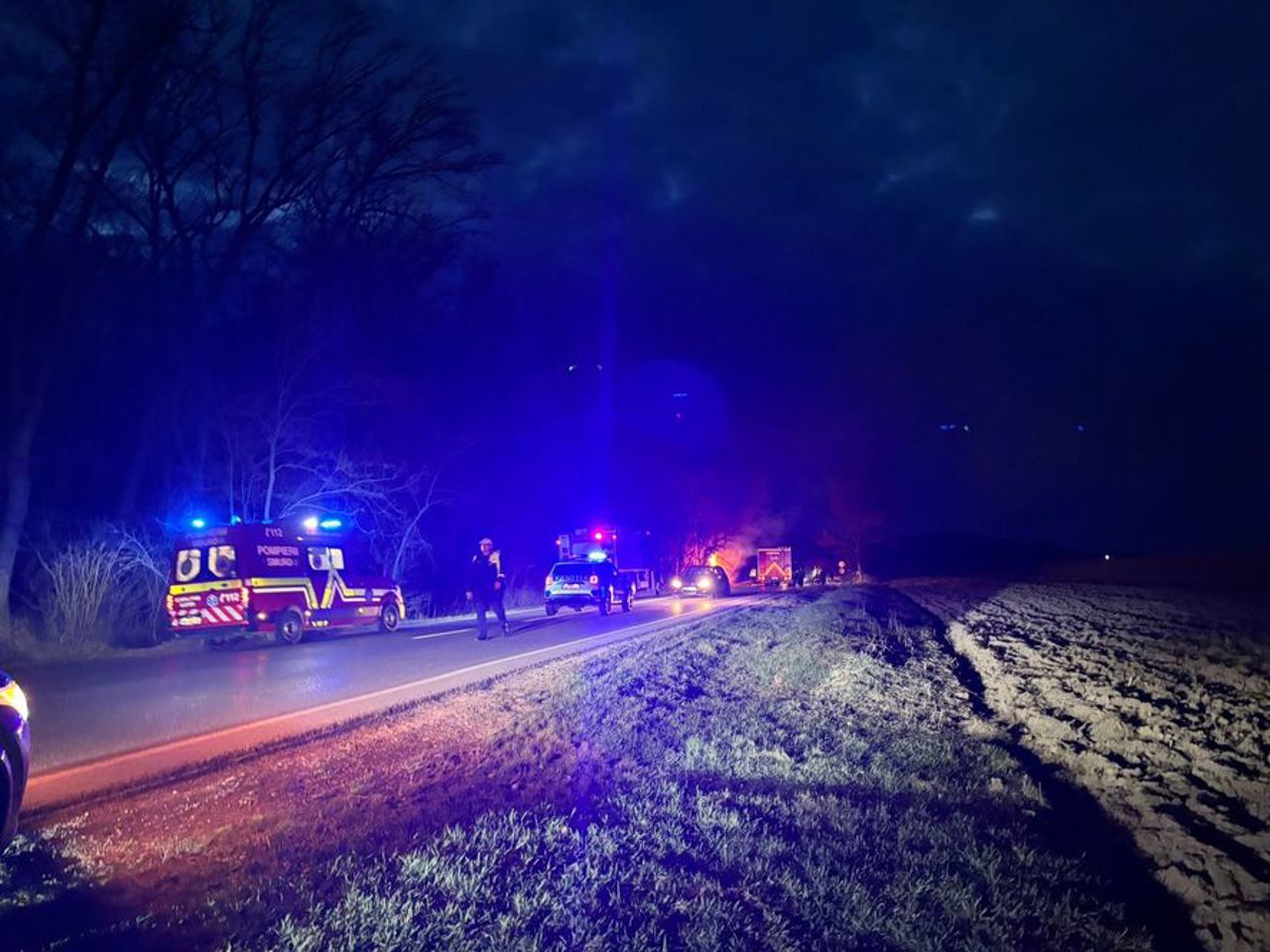 Tragedie pe un drum din România: patru persoane au murit, iar alte trei au fost rănite după ce o mașină a luat foc