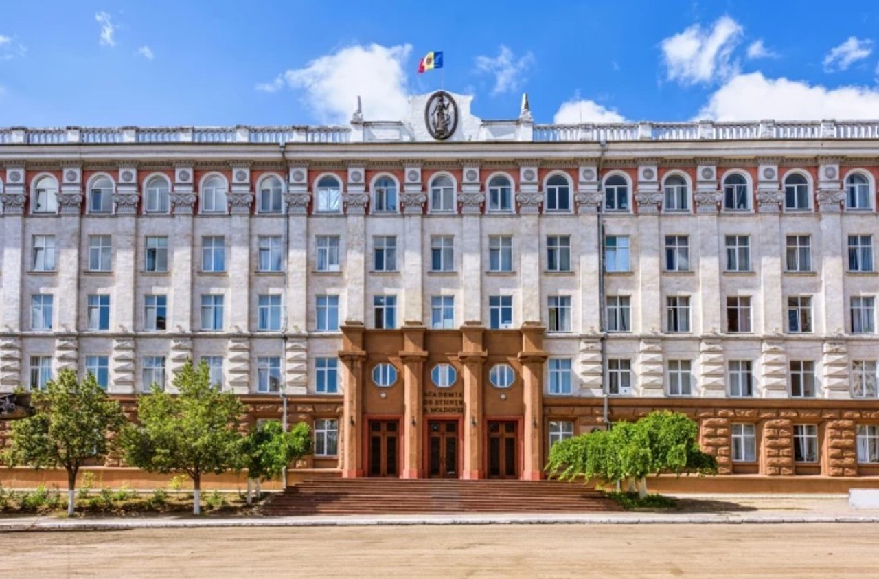  Teleradio-Moldova primește o medalie jubiliară cu prilejul aniversării a 65-cea a AȘM