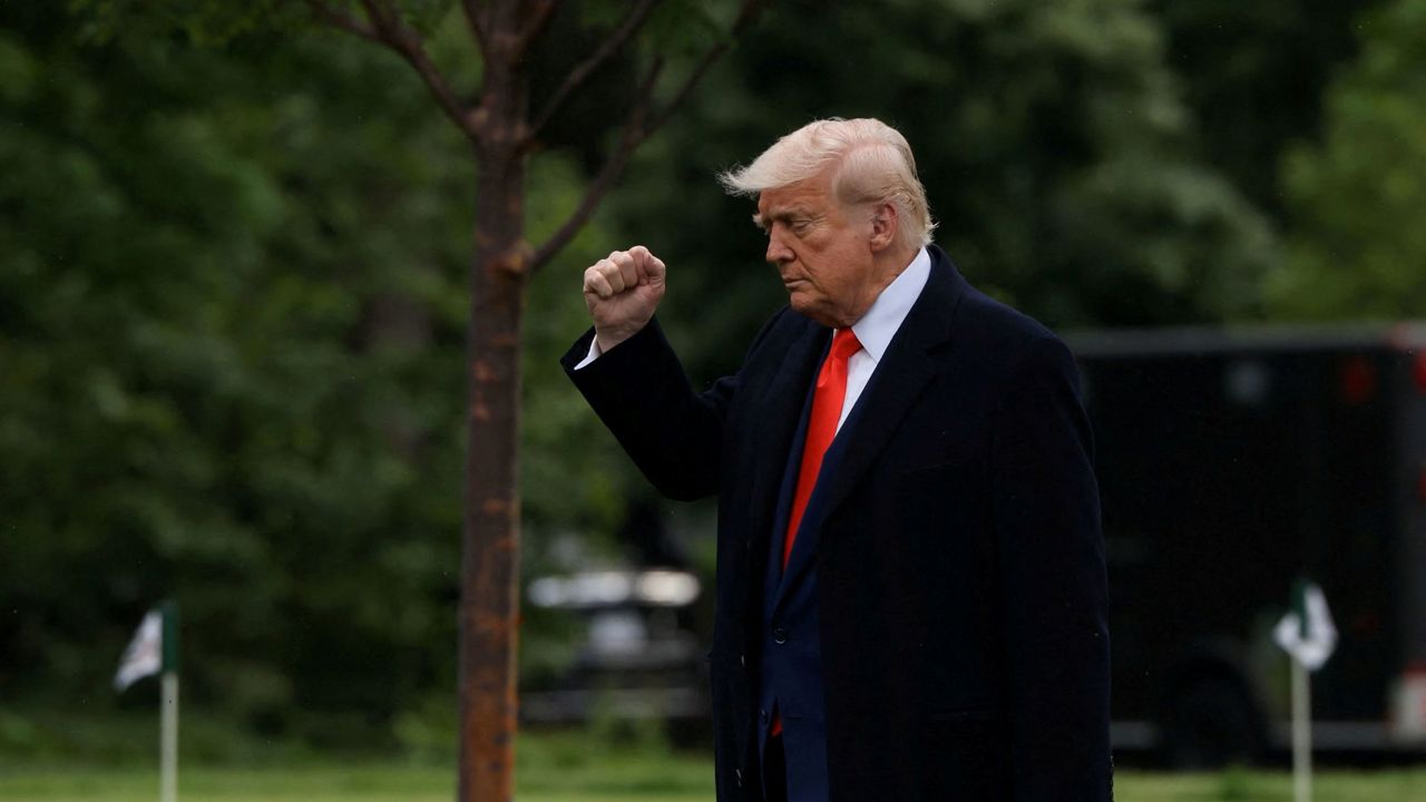 Donald Trump ordonă intensificarea operațiunilor anti-migranți în Los Angeles, Chicago și New York, vizând expulzări masive