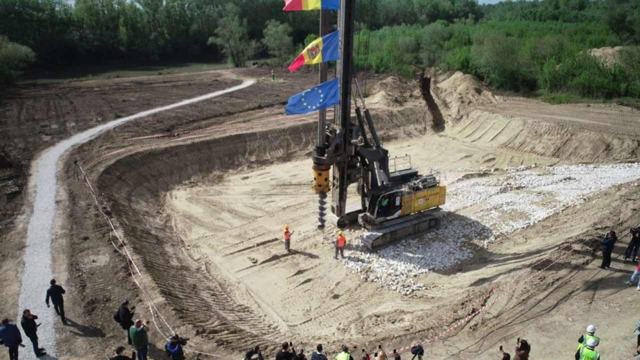 Strategic Ungheni bridge reaches 45% completion rate