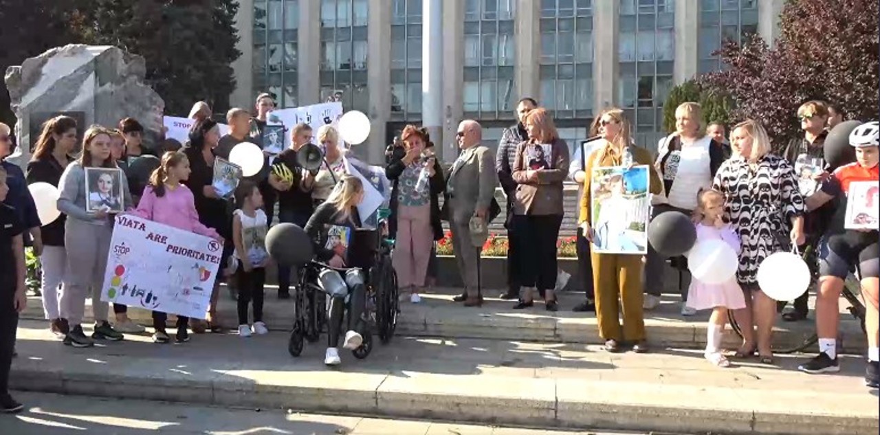 Victimele și rudele victimelor accidentelor rutiere cer pedepse mai dure. „Acei șoferi iresponsabili (...) să facă pușcărie sută la sută”