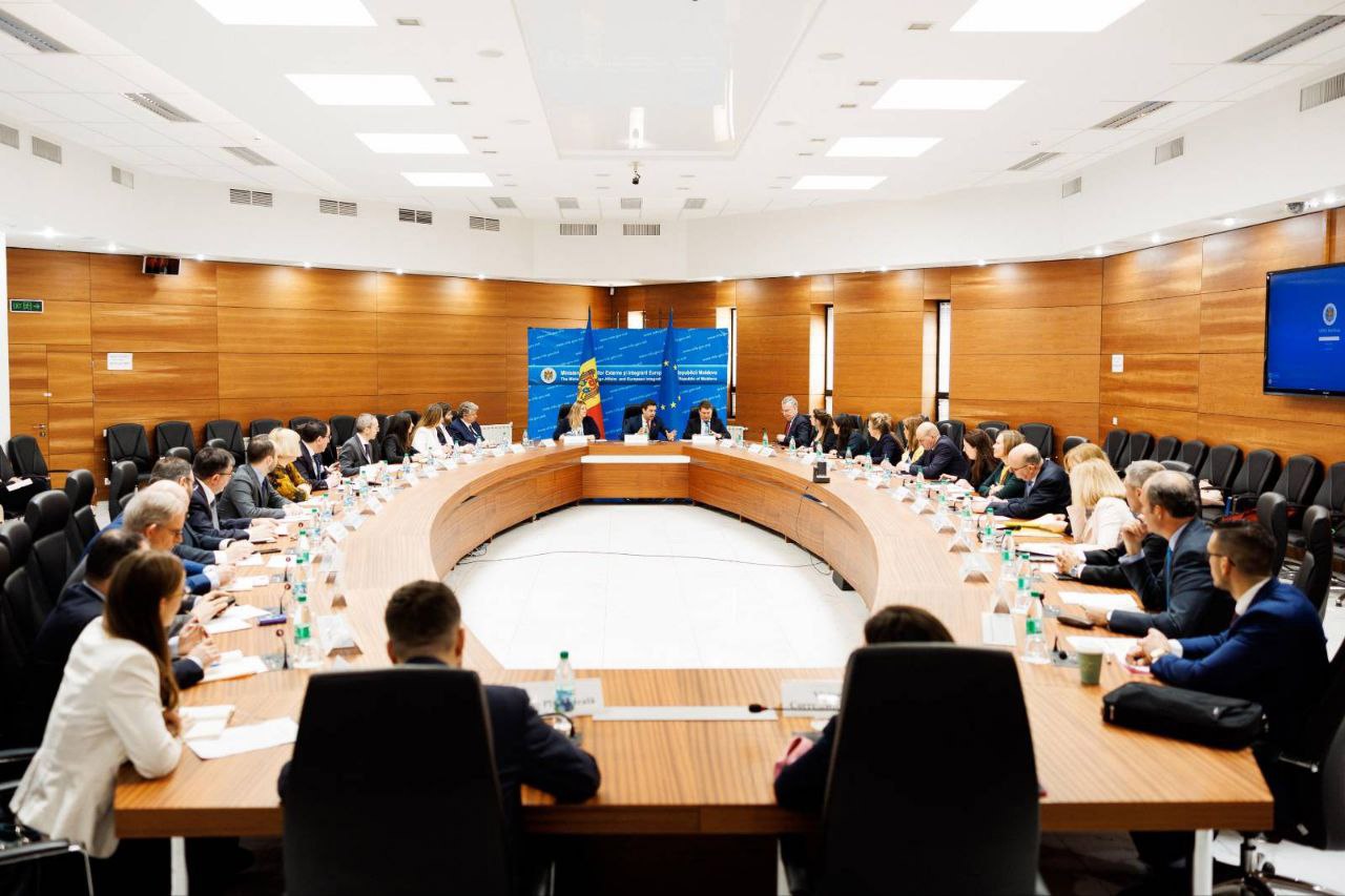 Встреча в MИДЕИ: Европейский путь и прогресс в реализации рекомендаций Европейской комиссии обсудили Нику Попеску и Дирк Шубель