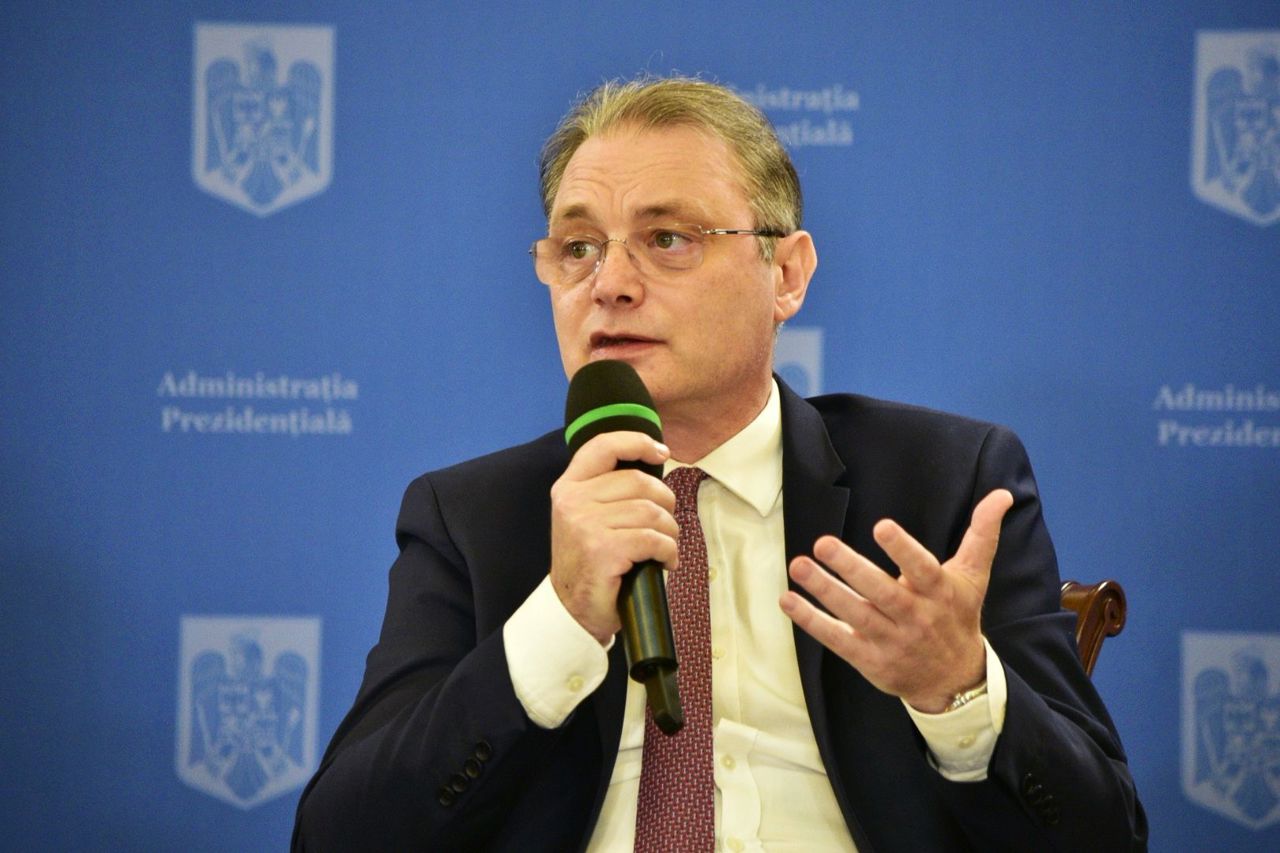 Premierul desemnat al României, Luca Niculescu, începe negocierile cu partidele pentru susținerea noului guvern 
