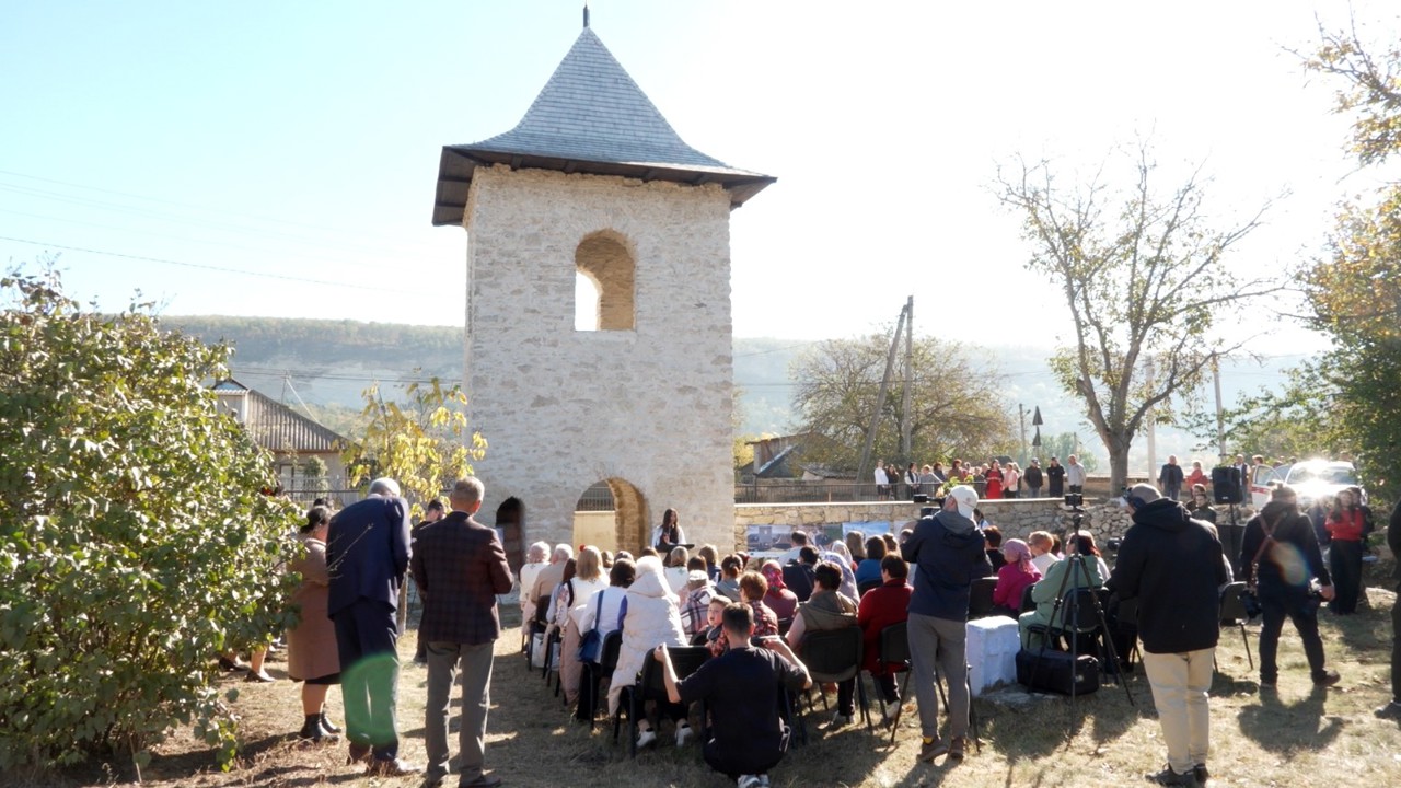 Monument de sute de ani din satul Vadul-Rașcov care risca să se piardă a fost restaurat: „Este autentic, moștenire de la strămoșii noștri”  