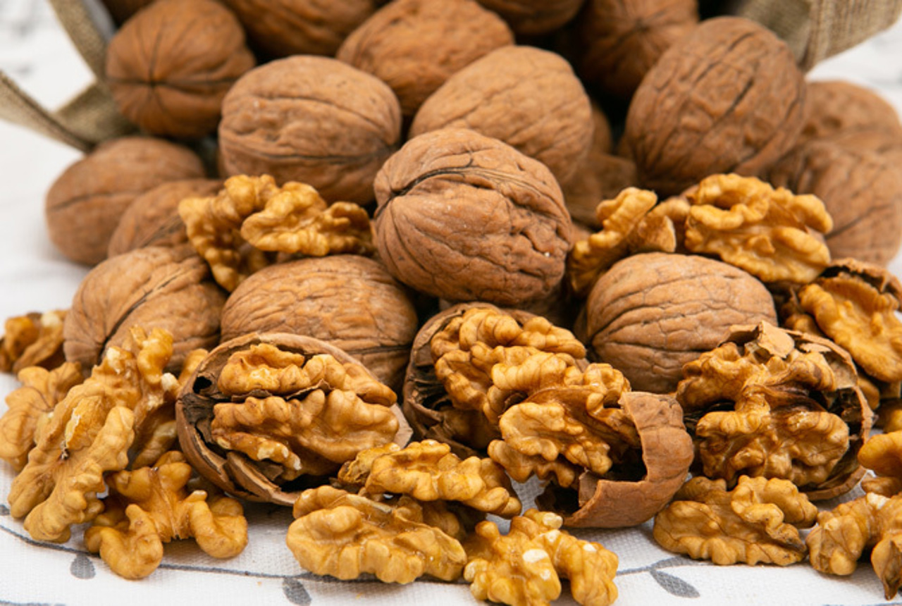 Walnuts: Health benefits and a balanced diet