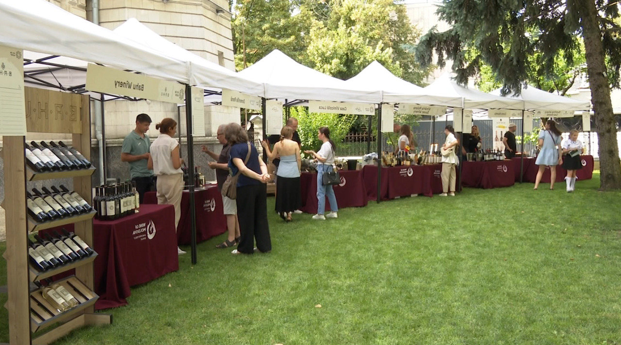 Vinurile micilor producători, în prim-plan la Chișinău. Festivalul vine cu o premieră națională