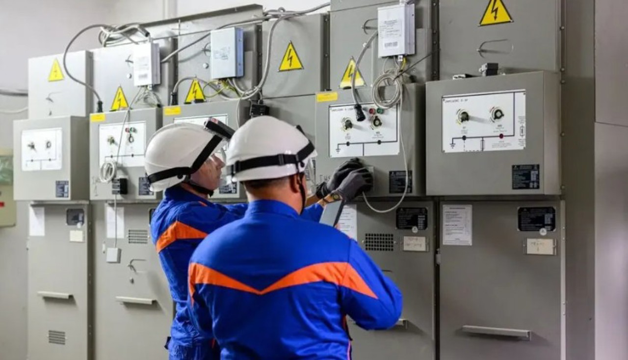 România, printre țările cu cea mai scumpă energie electrică din Europa. Deficitul de curent afectează și R. Moldova, spune ministrul Junghietu 