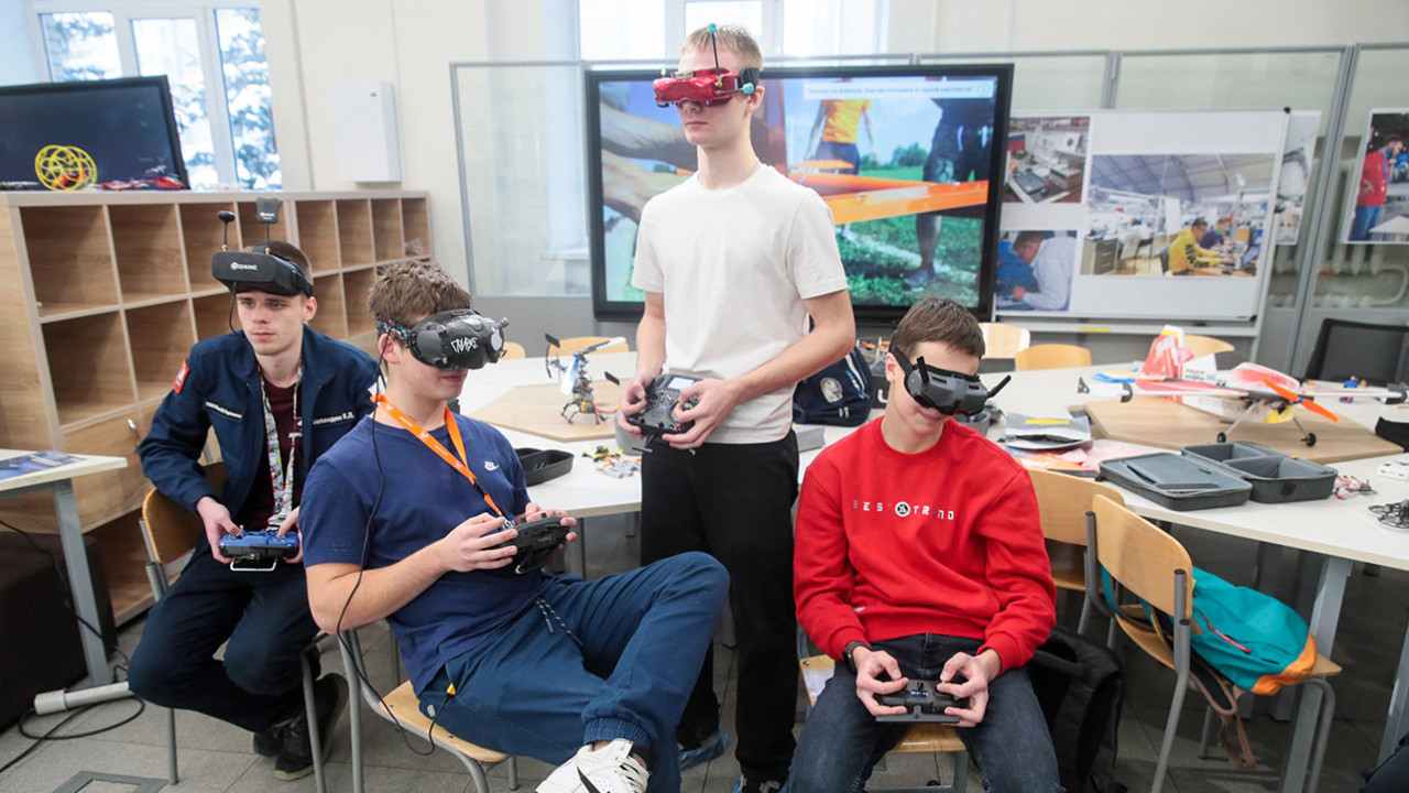 Rusia: Studenți din Kemerovo, amenințați cu trimiterea pe front dacă refuză instruirea cu drone