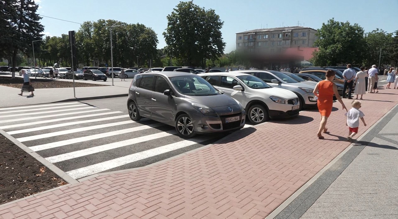 Peste 10 milioane de lei pentru infrastructura din Criuleni: Strada Biruinței a fost reabilitată după mai bine de 50 de ani