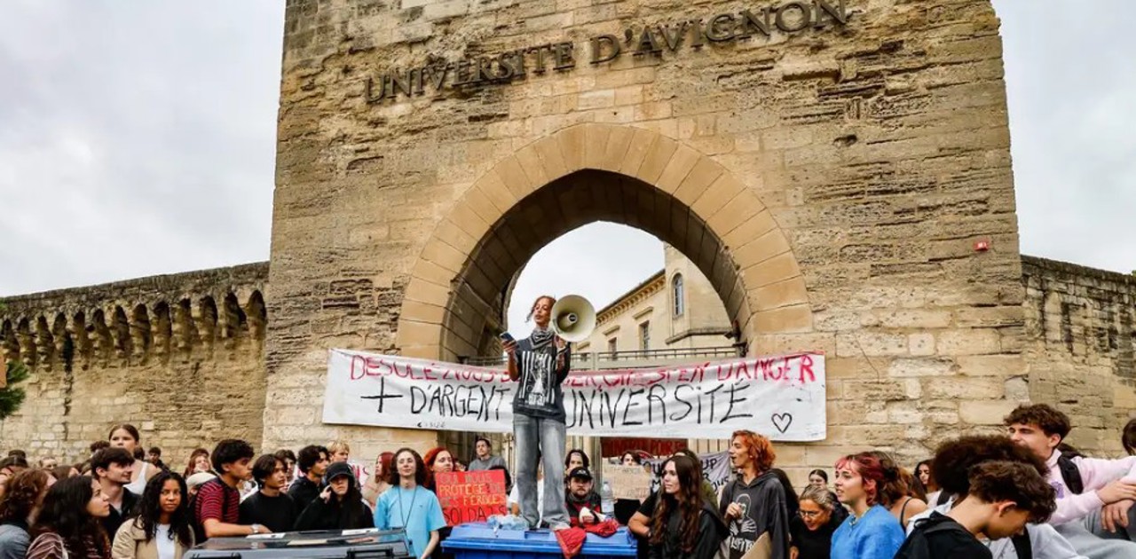 Elevii și studenții din Franța nu renunță la proteste: Vor rămâne în stradă până la soluționarea tuturor revendicărilor 