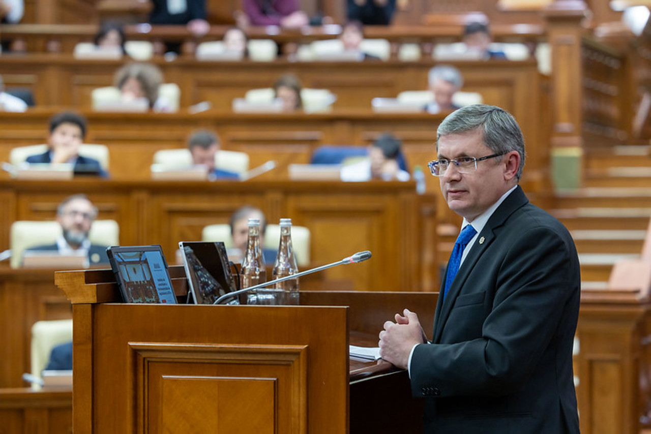 Trei lecturi: Parlamentul așteaptă avizul Comisiei de la Veneția pentru modificarea Codului electoral