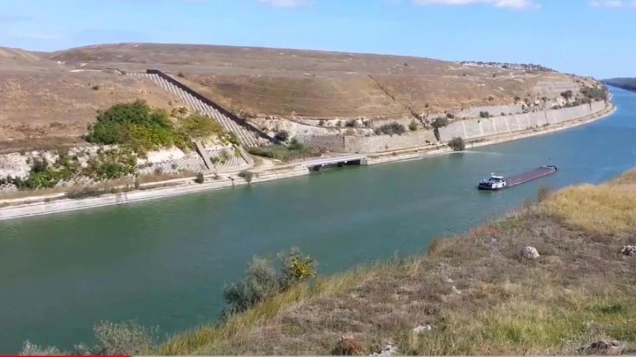 Calendarul zilei // Inaugurarea oficială a Canalului Dunăre-Marea Neagră