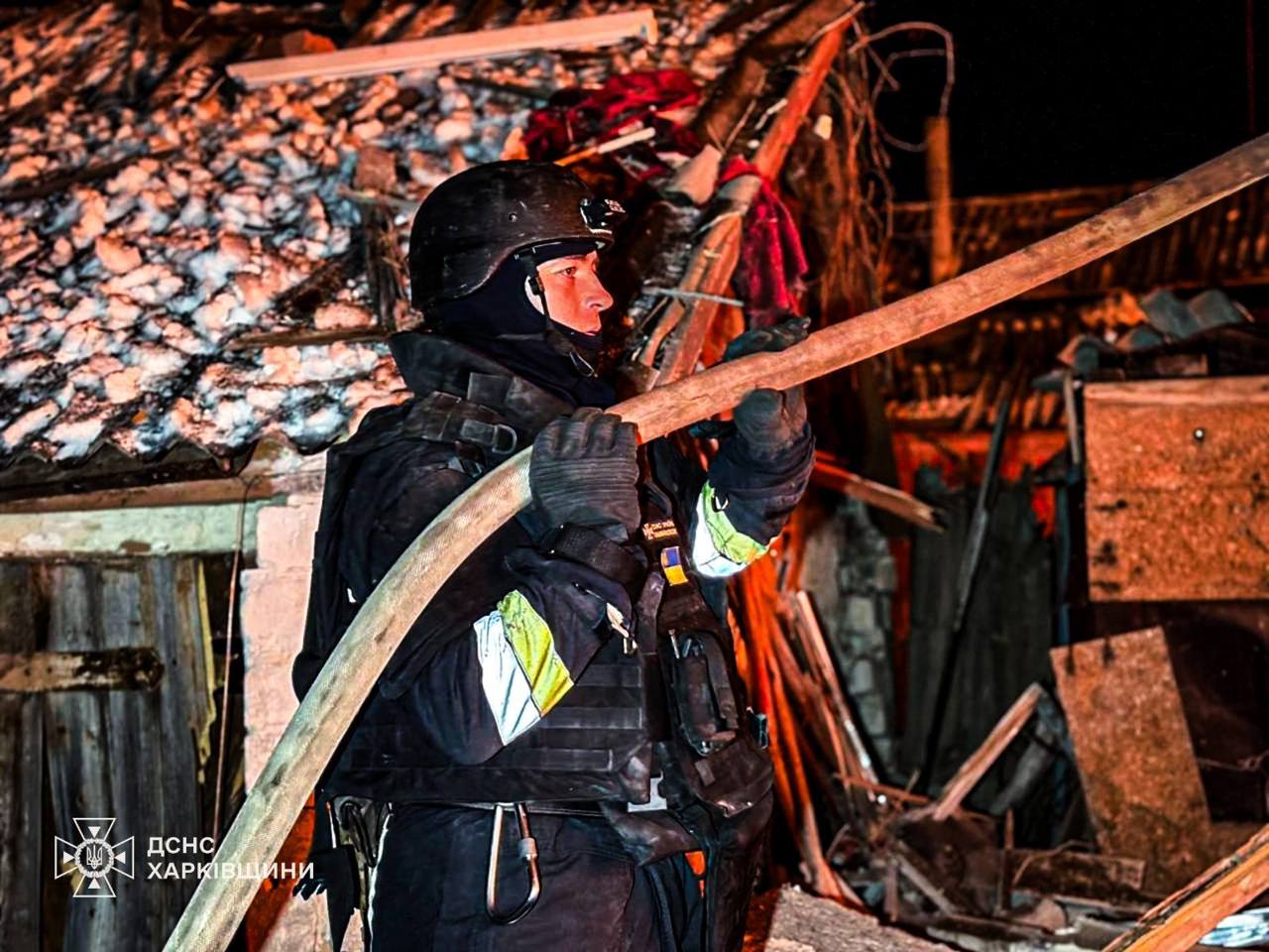 Incendii și întreruperi de curent în mai multe regiuni din Ucraina, după atacurile Rusiei