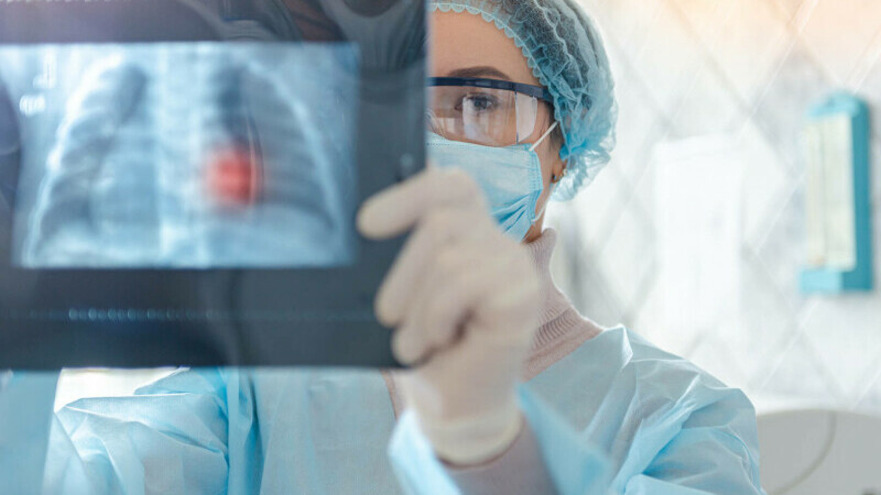 Doctorul familiei//Cercetătorii britanici dezvoltă un vaccin împotriva cancerului pulmonar