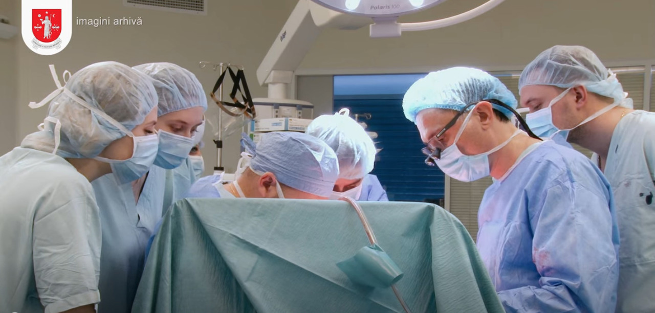 Transplant hepatic reușit la Chișinău: o femeie de 40 de ani ajutată de soră să trăiască