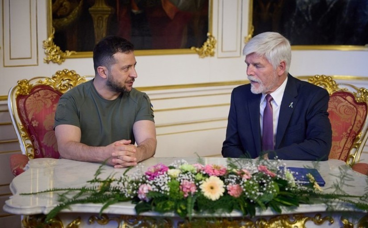 Президент Зеленский призвал союзников послать Украине «четкий сигнал» о вступлении его страны в НАТО