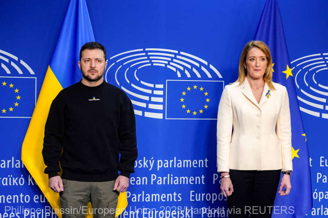 Metsola: UE trebuie să ia în considerare furnizarea Ucrainei sisteme de rachete cu rază lungă și avioane. Zelenski: Vrem să venim acasă în Europa