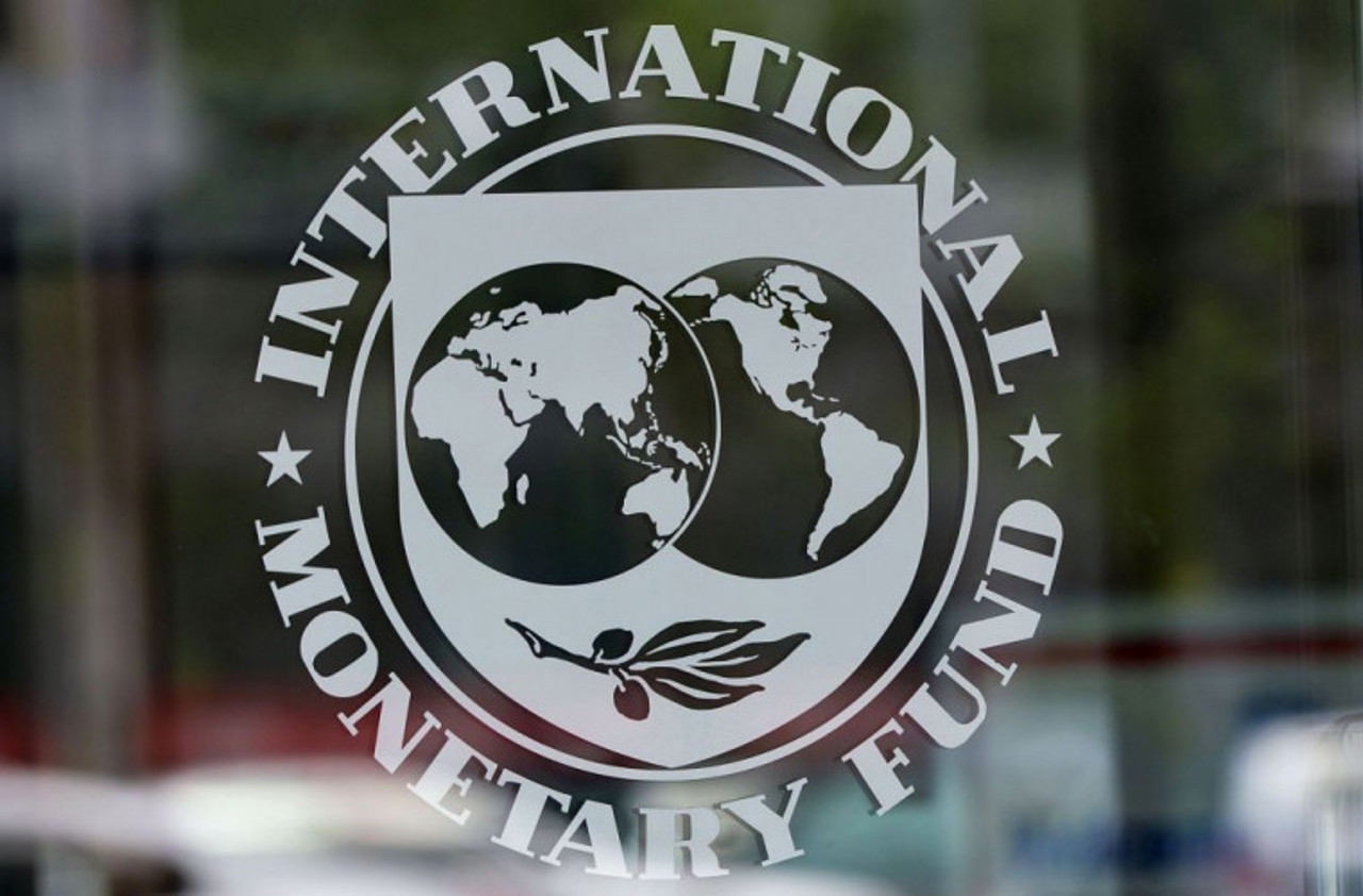 IMF approves $880 million for Ukraine