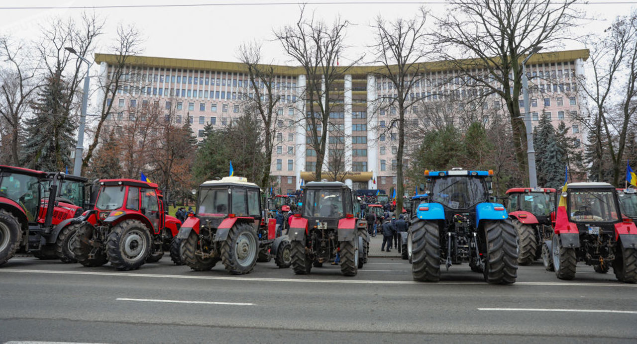 Moldovan farmers protest drought crisis