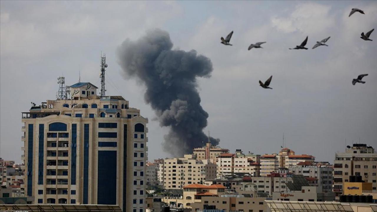 Israel retaliates after Hamas attacks, deaths pass 1,100